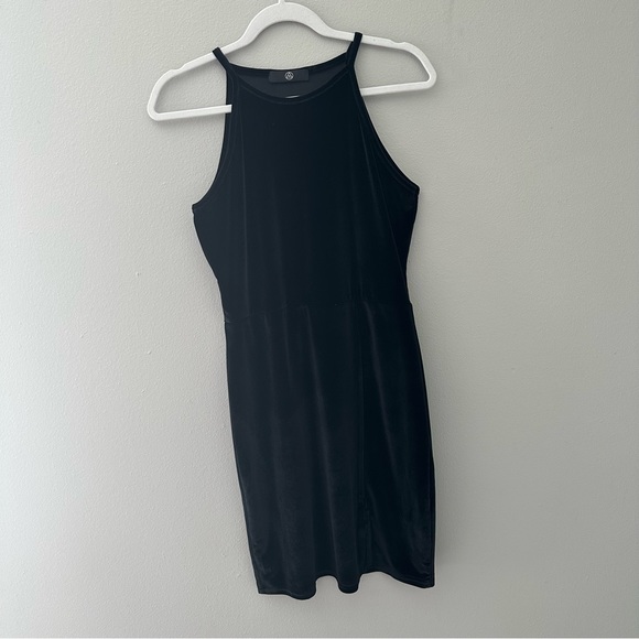 Missguided (10) Black Velour Mini Dress with Slit - Picture 5 of 9